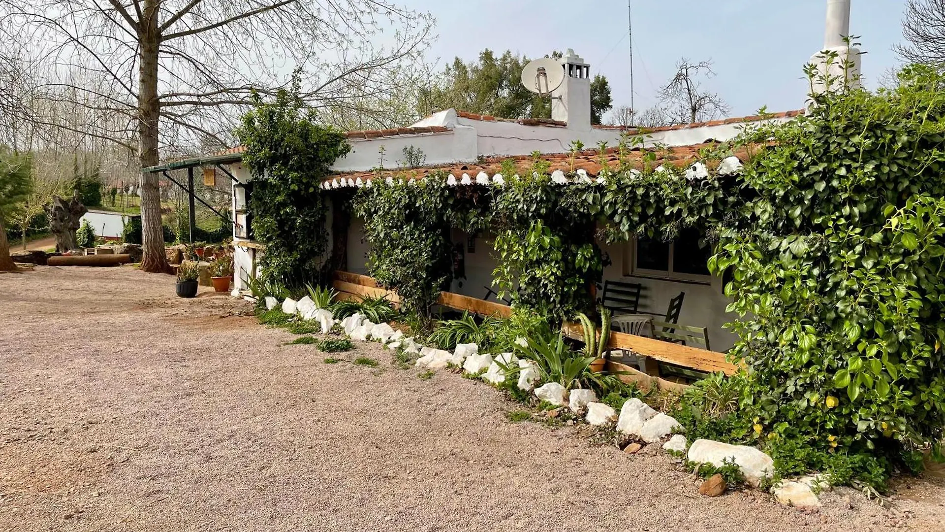 Camping El Madronal Fuenteheridos Campsite