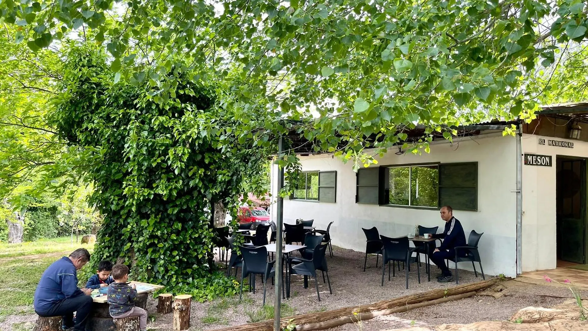Camping El Madronal Fuenteheridos Campsite