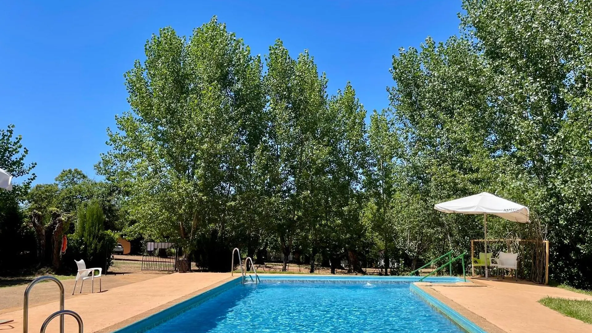 Camping El Madronal Fuenteheridos Campsite