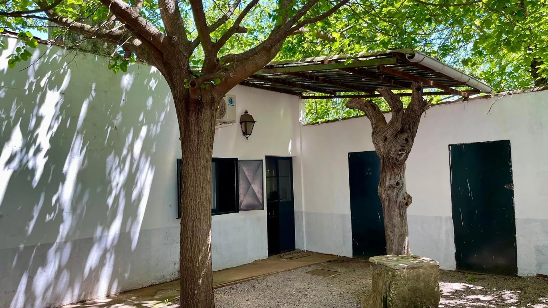 Camping El Madronal Fuenteheridos Kamp alanı