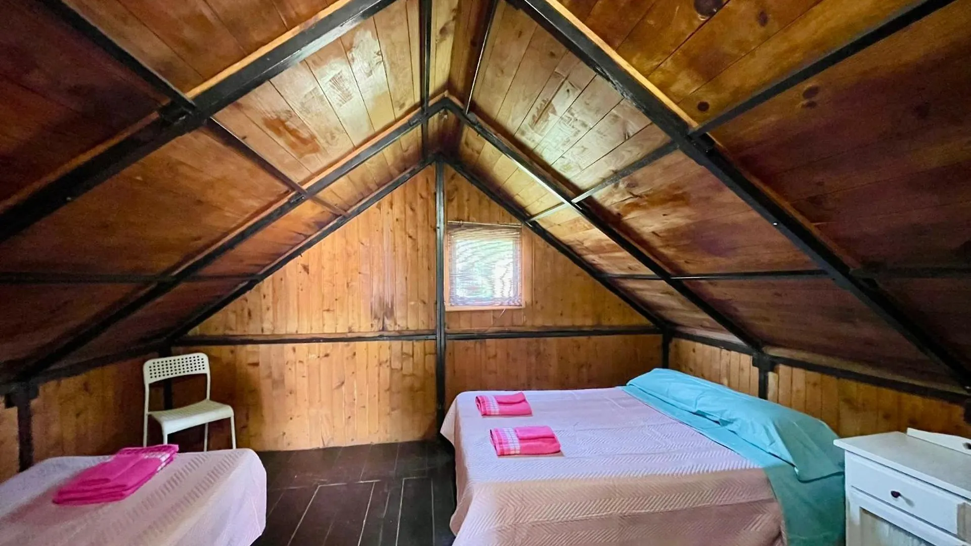 Camping El Madronal Fuenteheridos Kamp alanı